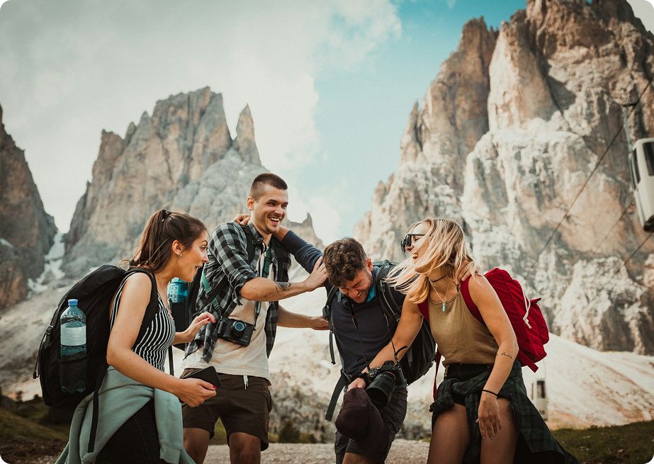 Outdoor experiences. Real connections.